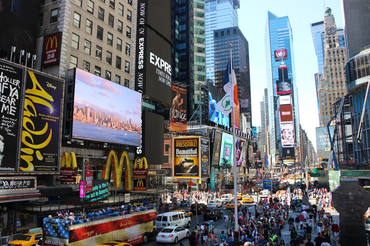 Enseignes autour de Times Square à New York