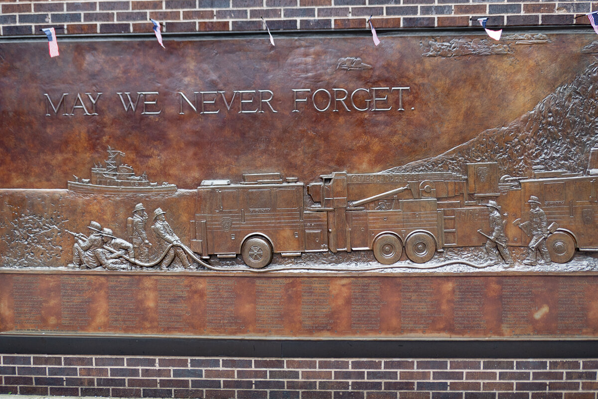 Plaque commémorative pour les pompiers du 11 septembre à New York