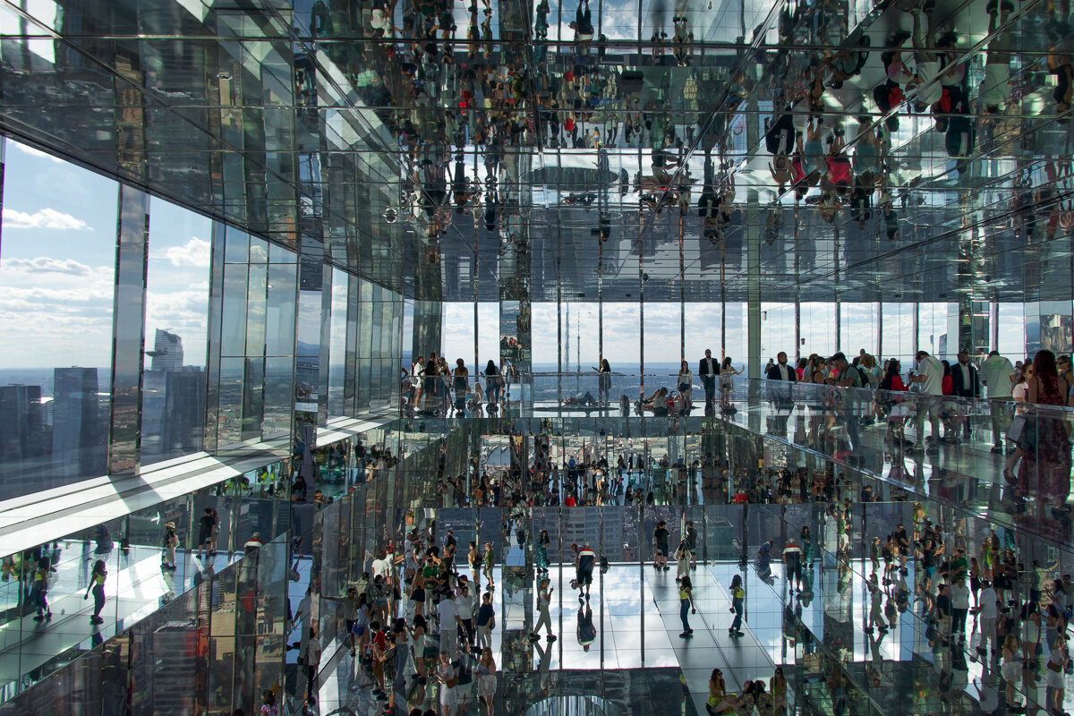 Miroirs du SUMMIT One Vanderbilt à New York