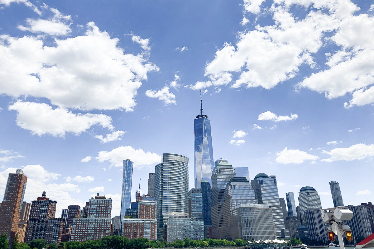 Vue sur le One World Trade Center depuis une croisière à New York