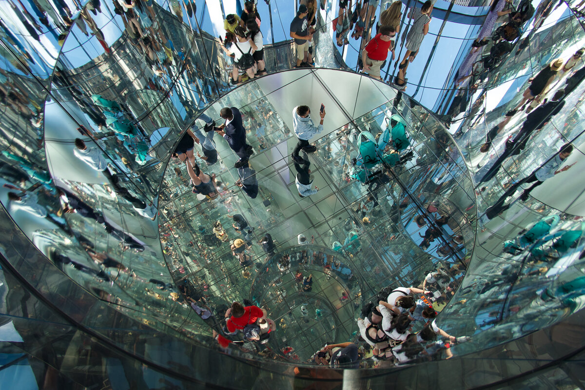 Miroirs à l'intérieur du SUMMIT Vanderbilt