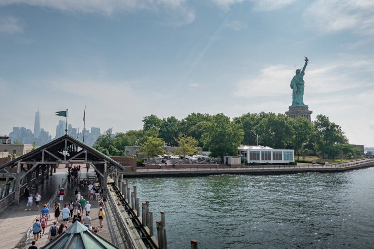 arrivee-ferry-liberty-island