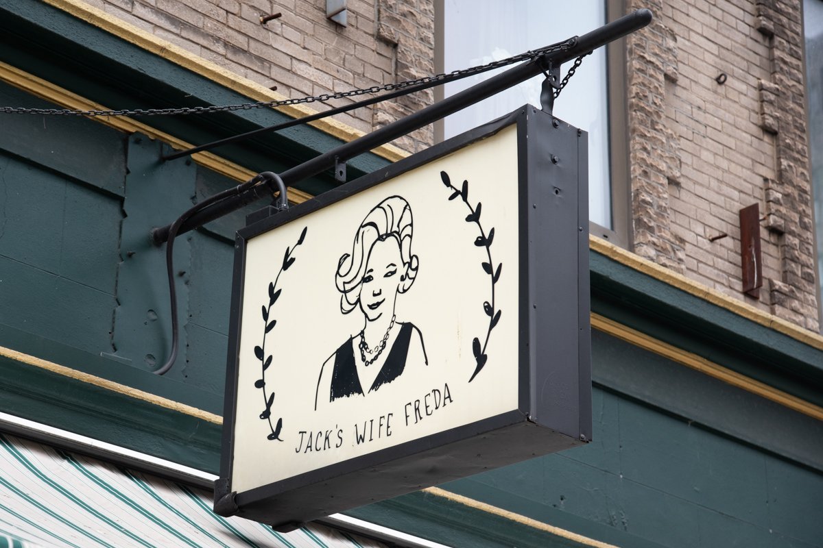 enseigne jack's wife Freda