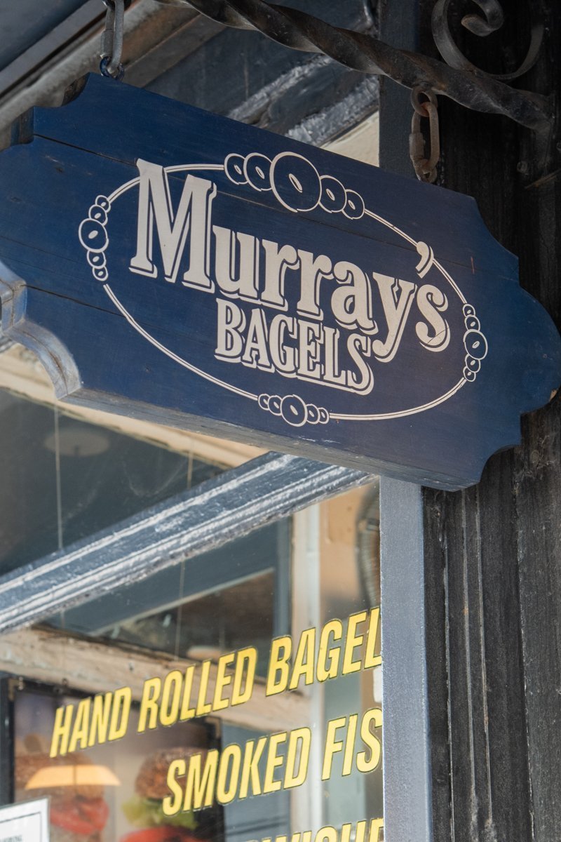 panneau entrée Murray's Bagels