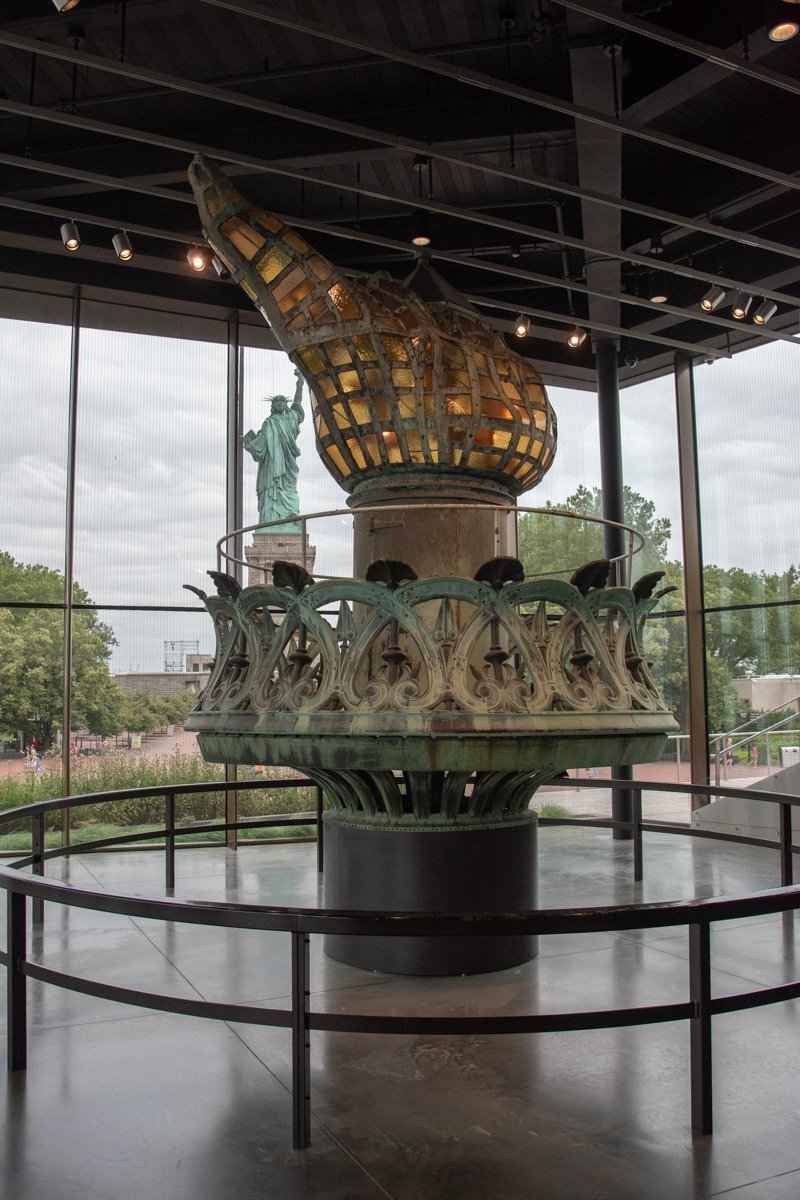 exposition de la flamme de la statue