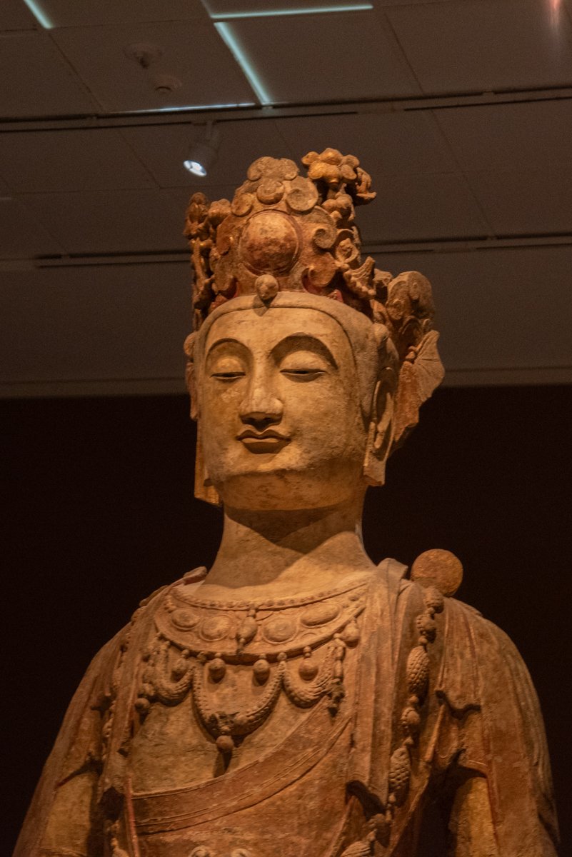 Statue d'art assyrien