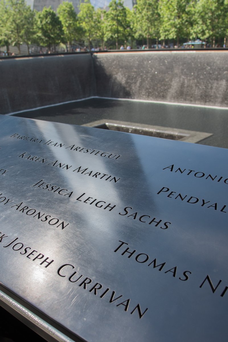 noms sur un mémorial 11/09
