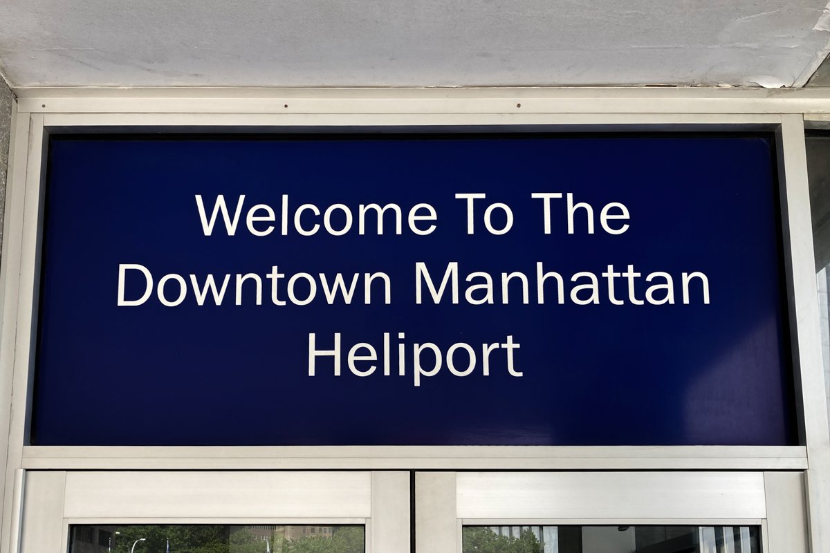 panneau d'entrée de l'héliport