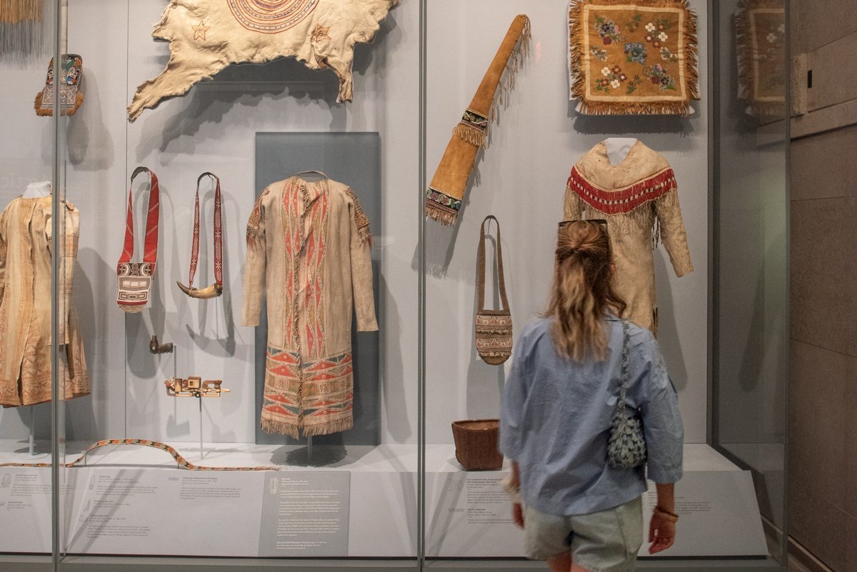 salle exposition objets des indiens d'amérique-2