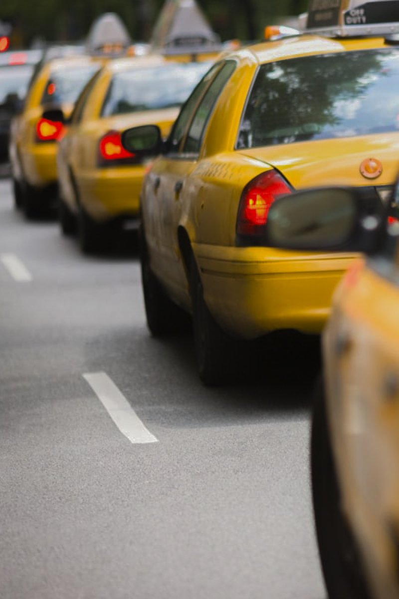 succession-taxis-avenue-new-york-3