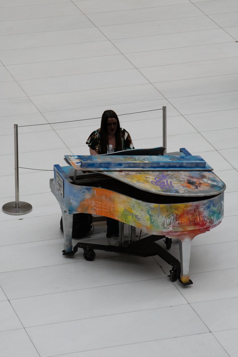 hall principal piano