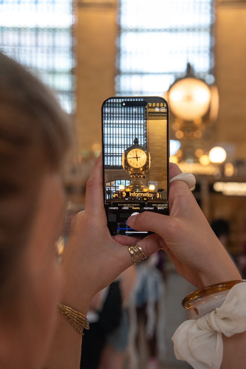 zoom grand horloge hall principal